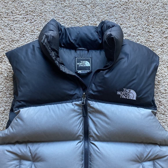 The North Face Men’s Nuptse 700 Down Insulated Vest Gray Asphalt Sz M - Picture 3 of 16